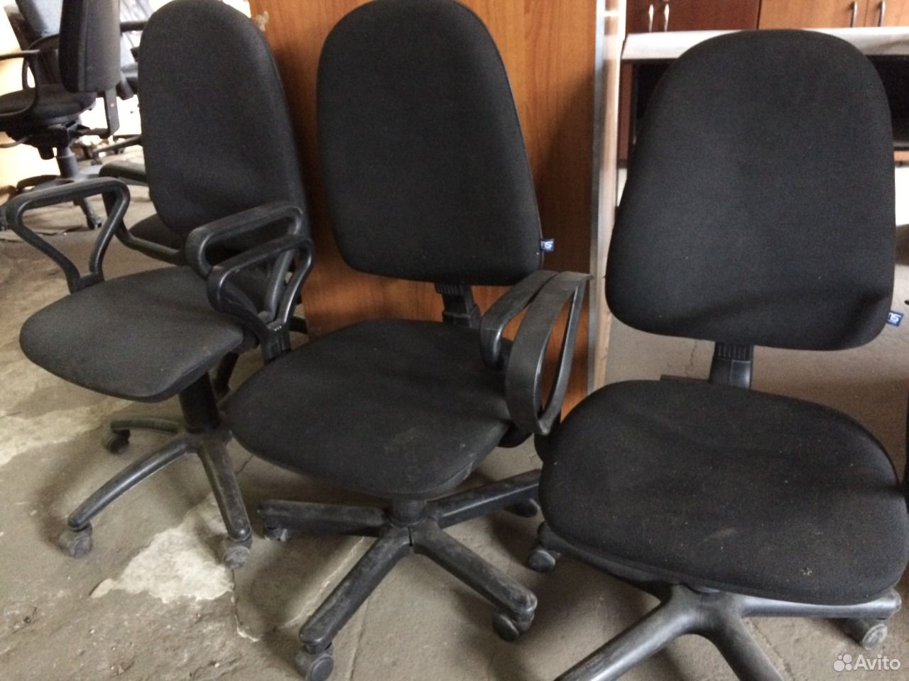 Сломанное кресло офисное