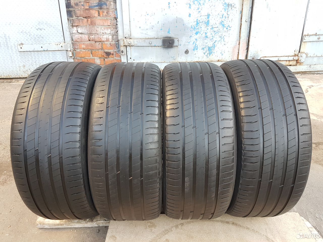 Шины 235 50 r19 зимние. 235/50 R19. Michelin Latitude Sport 3. Latitude Sport 3. 235/50 R19 расшифровка.