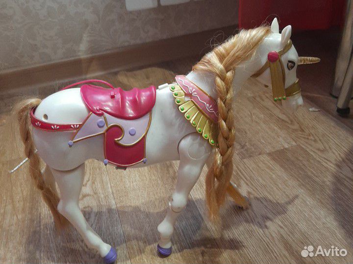 Лошадь из Винкс, она может ходить и ещё у неё свет купить на Зозу.ру - фотография № 1
