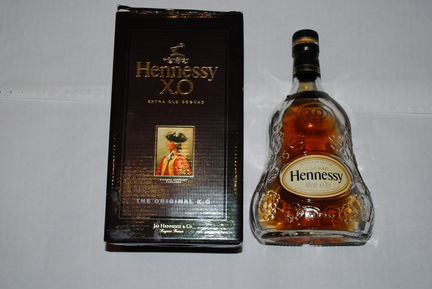Бутылка коньячная Hennesy XO