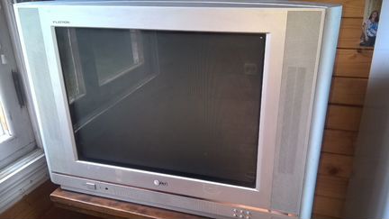 Телевизор LG Б/У продам