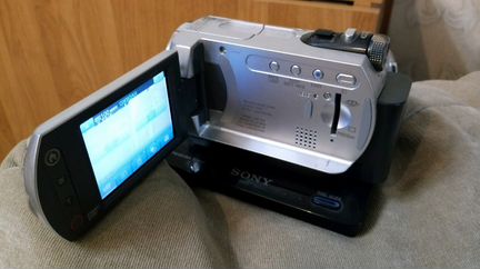 Видеокамера Sony DCR-SR42