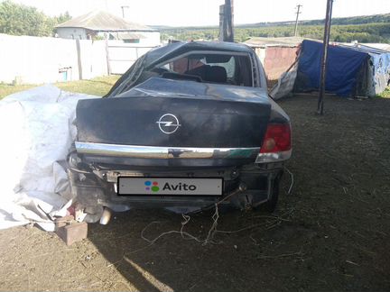 Opel Astra 1.8 AT, 2007, седан, битый
