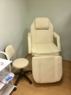 Педикюрное косметологическое кресло