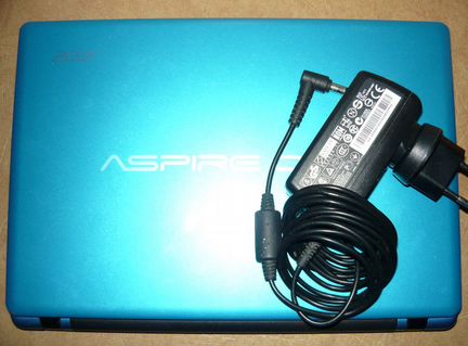 Нетбук Acer Aspire One 725-C7SBB