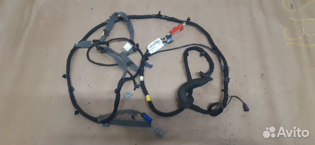 Volvo XC90 2015- проводка крышки багажника