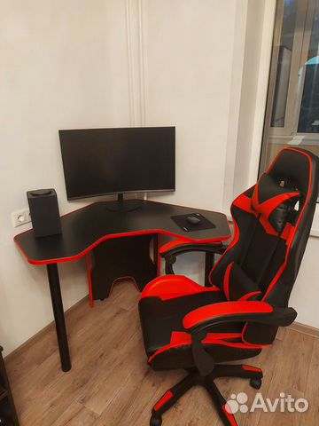 Угловой компьютерный геймерский игровой стол