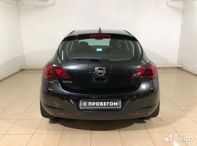 Opel Astra `2011