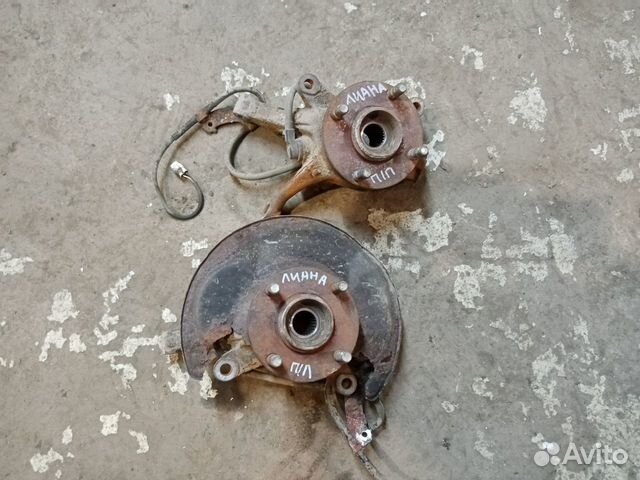 Кулак передний на Сузуки Лиана 2007 год