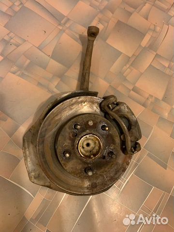 Поворотный кулак в сборе Toyota Mark II GX90