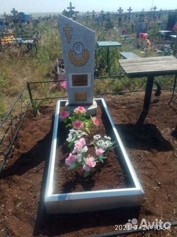 Памятник из мраморной крошки