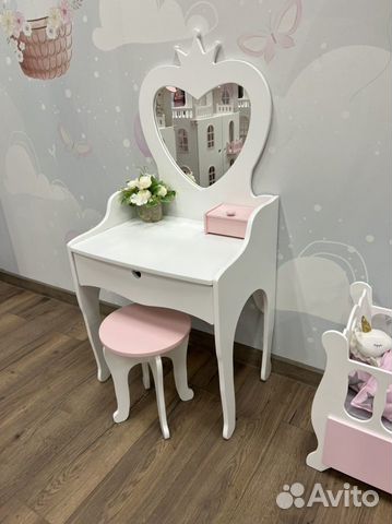 Туалетный столик для девочки