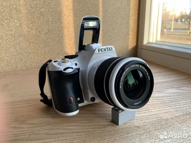 Зеркальный фотоаппарат Pentax K-50 белый, Япония