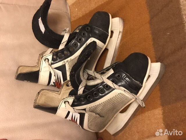 Коньки хоккейные