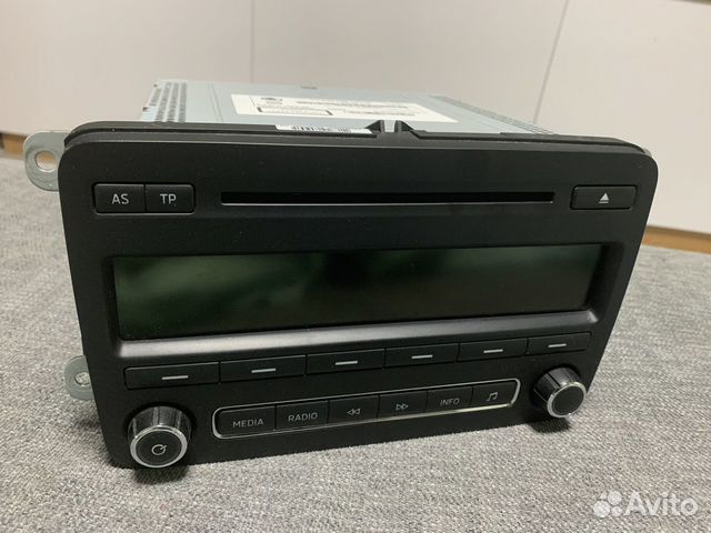 Магнитола штатная Skida Fabia 2013 года