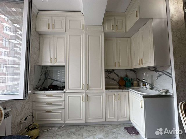 

2-к. квартира, 72 м², 3/6 эт.