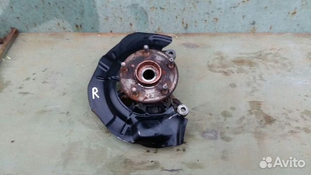 Кулак поворотный правый. Toyota Camry v40 / Тойота