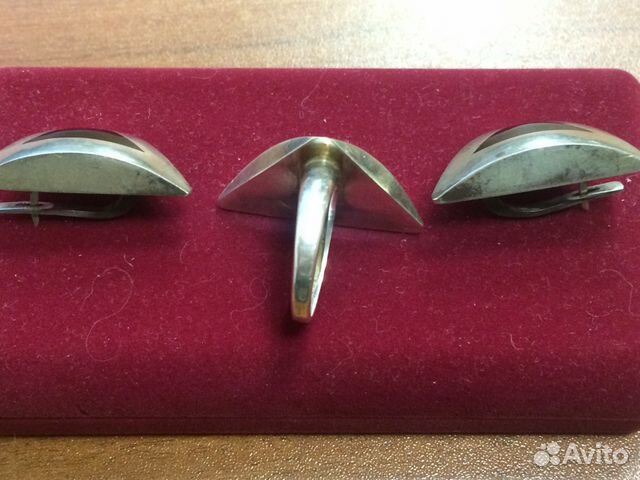 Современные набор. Серьги и перстень