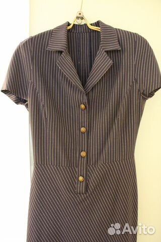 Платье в полоску с ремнем шерсть б/у Платье в полоску с ремнем шерсть б/у