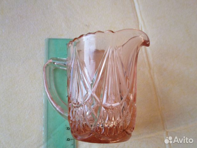 Сливочникмолочник из розового стекла Винтаж — фотография №1