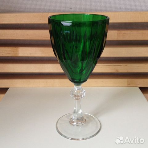 Бокал цветное стекло зеленый— фотография №1