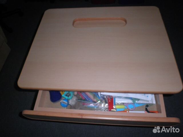 Продаю стол для занятий / школьную парту Продаю стол для занятий / школьную парту