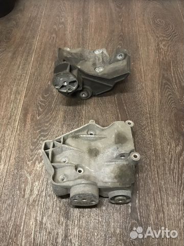 Кронштейн генератора Range Rover 4,2 Supercharged
