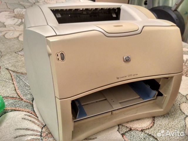 Лазерный принтер HP Laserjet 1200 готов к работе