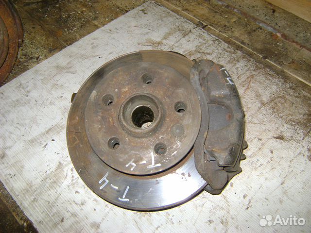 Кулак передний правый Транспортер Transporter T4