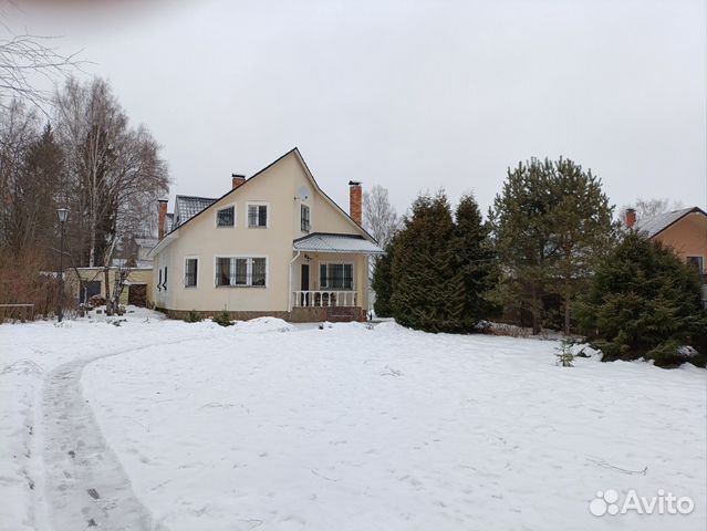 

10-к. и более коттедж, 320 м²
