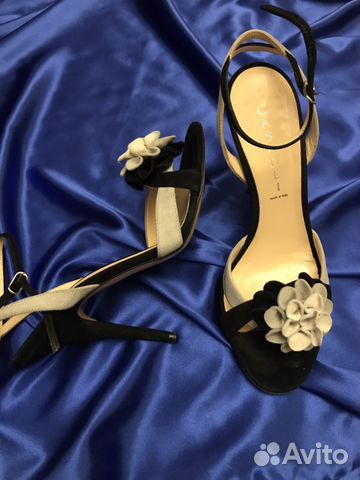 Босоножки и туфли Босоножки и туфли