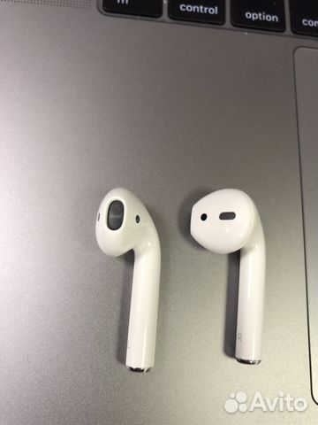 Наушник AirPods продам Наушник AirPods продам