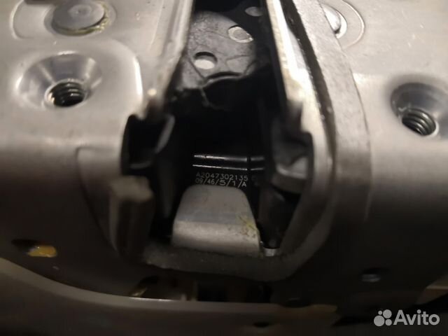 Замок задней двери Mercedes W212 W204 A2047302135 Замок задней двери Mercedes W212 W204 A2047302135