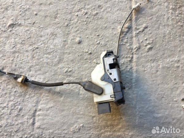 Замок двери задний правый Citroen C4 II 2012 Замок двери задний правый Citroen C4 II 2012
