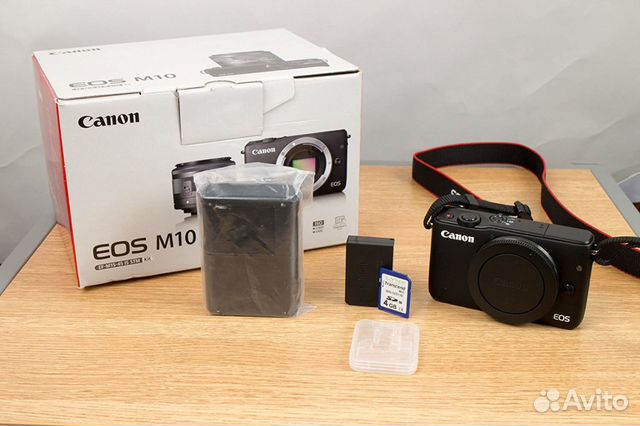 Canon EOS M10