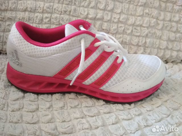 Фирменные кроссовки Adidas Фирменные кроссовки Adidas