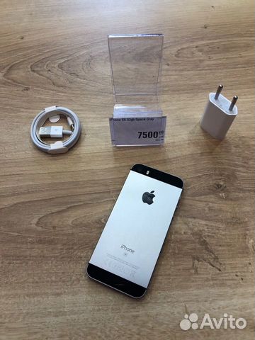 iPhone SE 32gb Space Gray iPhone SE 32gb Space Gray
