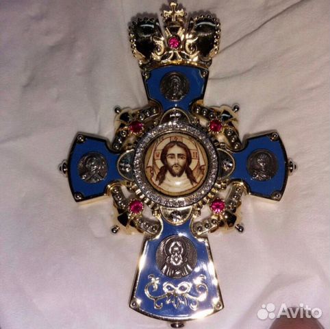 Нательный крест из золота с ликом Иисуса