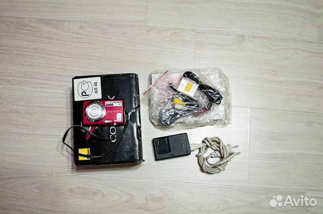 Фотоаппарат Nikon Coolpix C200 красный Фотоаппарат Nikon Coolpix C200 красный