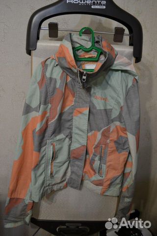 Ветровка от Bench для девушки
