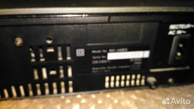 Видеомагнитофон Panasonic NV-J40EE Видеомагнитофон Panasonic NV-J40EE