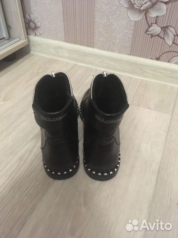 Продаются ботинки