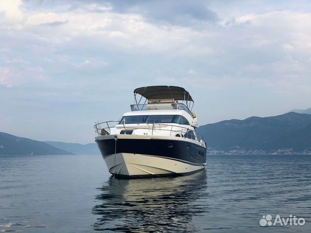 Моторная яхта Fairline Squadron 55 Моторная яхта Fairline Squadron 55