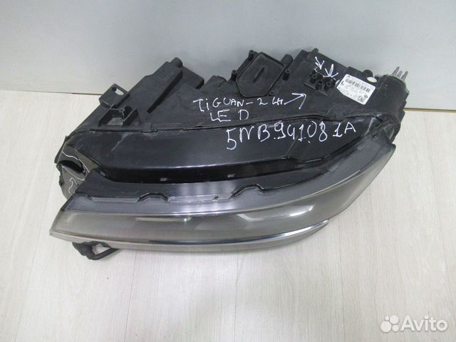 Фара левая Volkswagen Tiguan 2 LED oem 5nb941081a