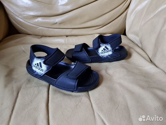 Сандалии Adidas новые детские 26 р