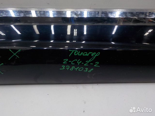 Накладка двери передней правой на Volkswagen Touar Накладка двери передней правой на Volkswagen Touar