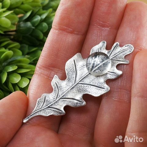 Брошь Дубовый лист с каплей серебристый