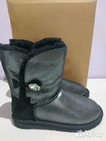 UGG Australia новые черные с пуговкой страз UGG Australia новые черные с пуговкой страз