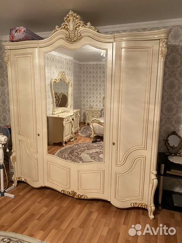 Спальный гарнитур
