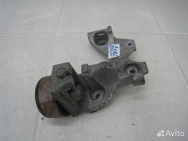 Кронштейн генератора Nissan Qashqai J10